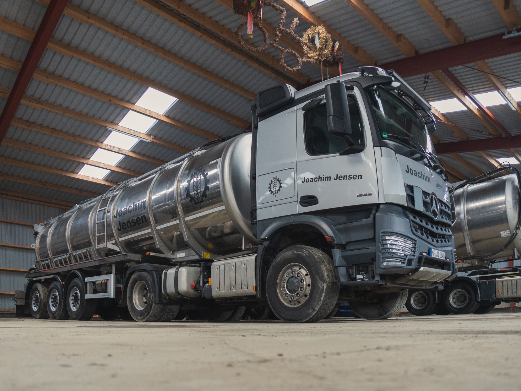 Mercedes Arocs Silo-Tankzug von Joachim Jensen