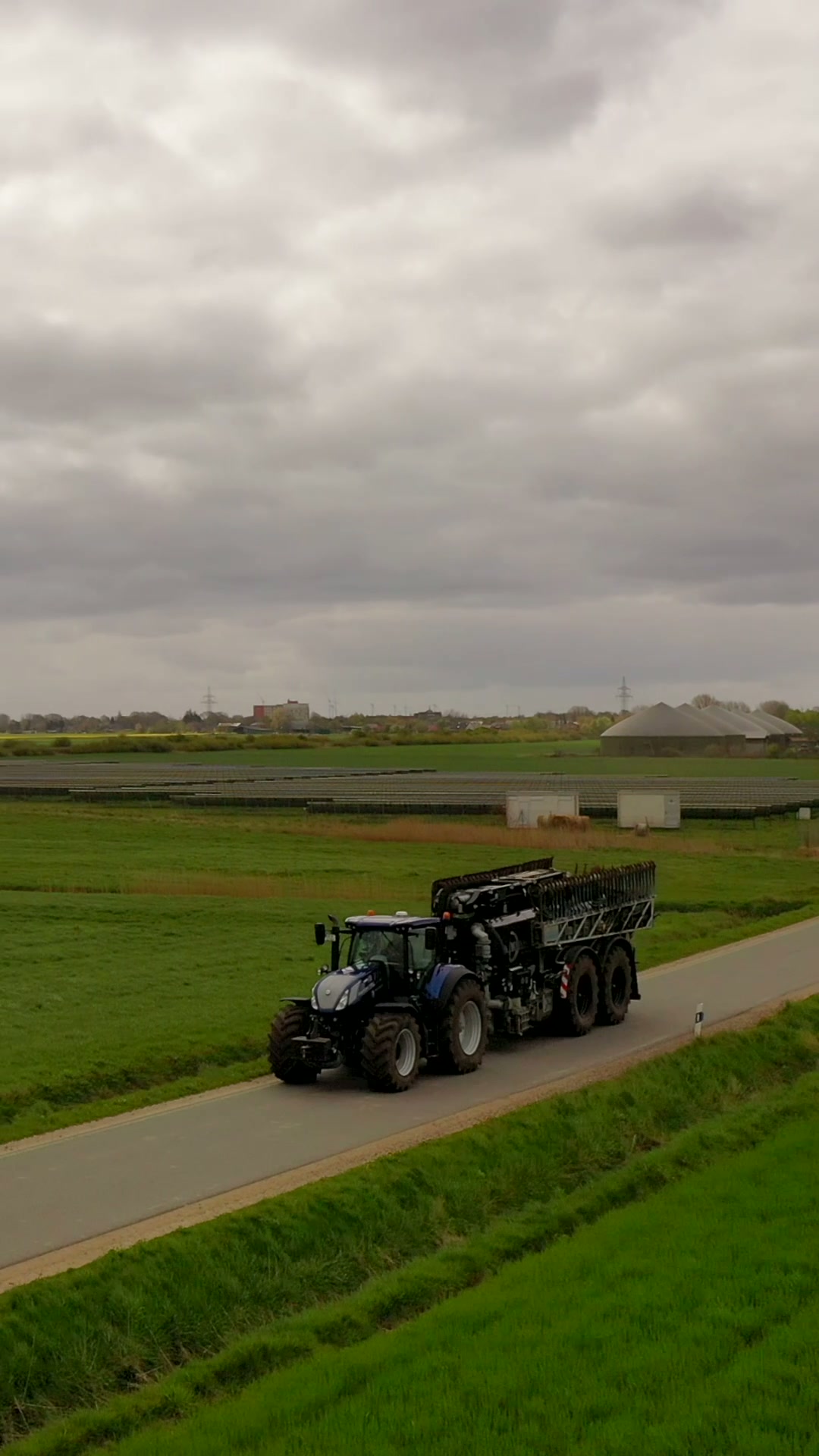 Vorschau: Gülletransport im Feld